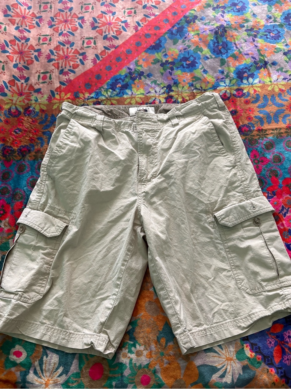 Joseph Abboud Men's Light Sage Cargo Shorts